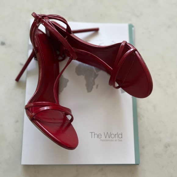 Meet Hal - Picture 1 of 16